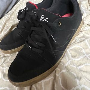 Mens ES skateboarding shoes